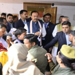 उपमुख्यमंत्री केशव प्रसाद मौर्य ने विधानसभा सत्र से पूर्व ‘जनता दर्शन’ में सुनीं जन-समस्याएं