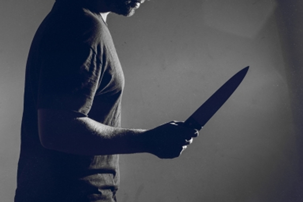 बिहार: क्रिकेट मैदान बना खूनी जंग का अखाड़ा, युवक पर चाकू से हमला, दो आरोपी गिरफ्तार