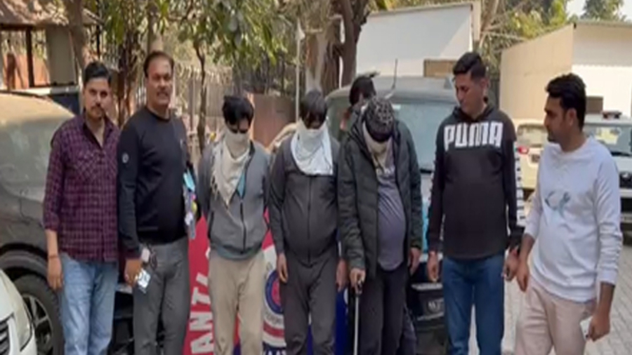 दिल्ली में अंतर्राज्यीय वाहन चोर गिरोह के तीन सदस्य गिरफ्तार, चोरी की तीन गाड़ियां बरामद
