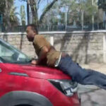 बेंगलुरु रोड रेज मामला: बोनट पर लटके व्यक्ति को लेकर दौड़ाई एसयूवी, ड्राइवर पर हत्या के प्रयास का केस दर्ज