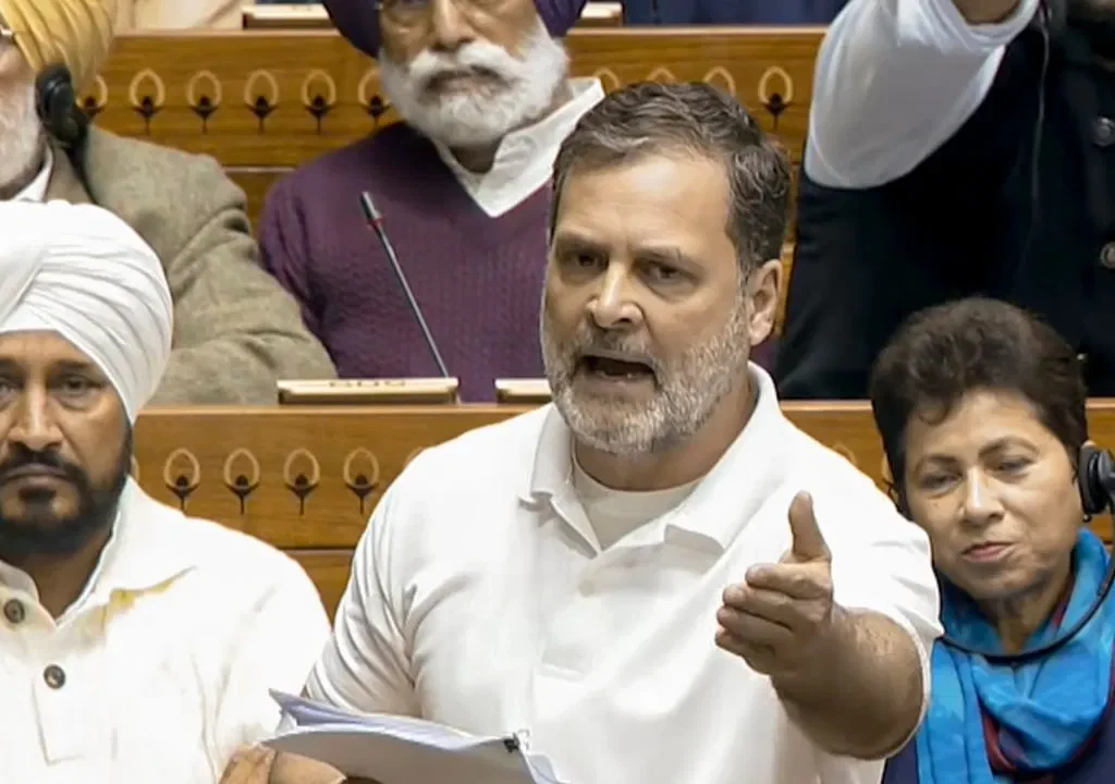 संसद का बजट सत्र : राहुल गांधी के भाषण के दौरान हंगामा