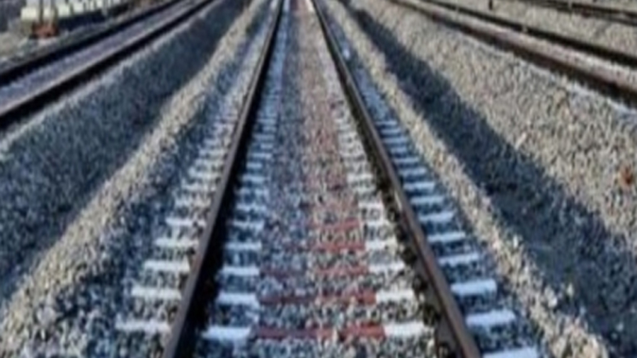 मध्य प्रदेश : राजगढ़ में छात्रा ने ट्रेन के आगे कूदकर दी जान, पुलिस ने शुरू की जांच