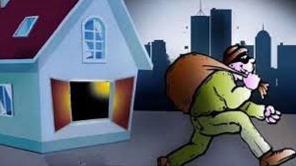 सूने मकान में चोरी, लाखों के सोने-चांदी के जेवर व सामान ले उड़े बदमाश