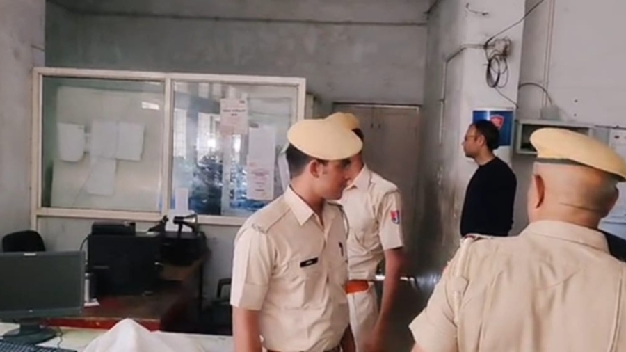 दौसा : मुख्य डाकघर स्थित पासपोर्ट ऑफिस को बम से उड़ाने की धमकी; ई-मेल मिलते ही बाजार में मची अफरातफरी