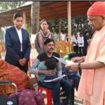 जमीन कब्जाने व दबंगई के मामलों में की जाए कड़ी कार्रवाई : योगी