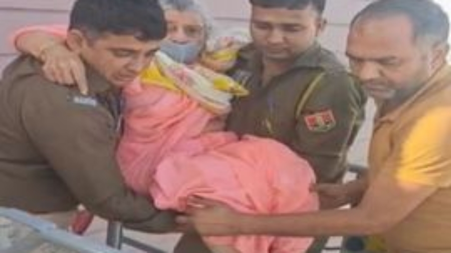 जयपुर में ‘अलौकिक स्वरूप रेजिडेंसी’ के 6वीं मंजिल के फ्लैट में भीषण आग, हाइड्रोलिक फायर बिग्रेड से दो परिवार सुरक्षित बचाए