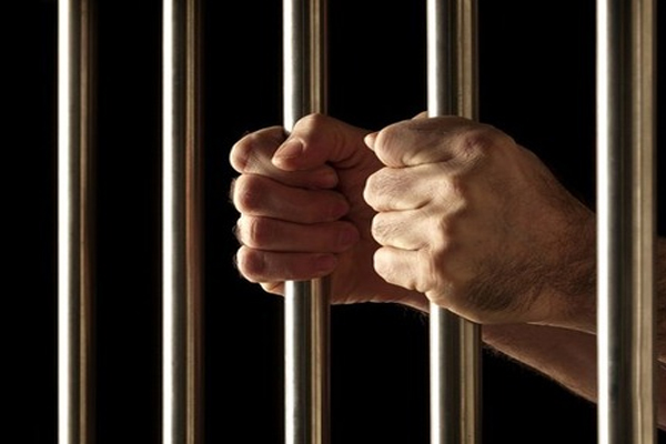 मुंबई: विक्रोली में एक घर से 2 करोड़ की चरस बरामद, दो सप्लायर गिरफ्तार