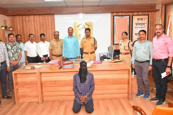 मुंबई में लोकल ट्रेन के सामने पत्नी को दिया धक्का, सूरत से आरोपी पति गिरफ्तार