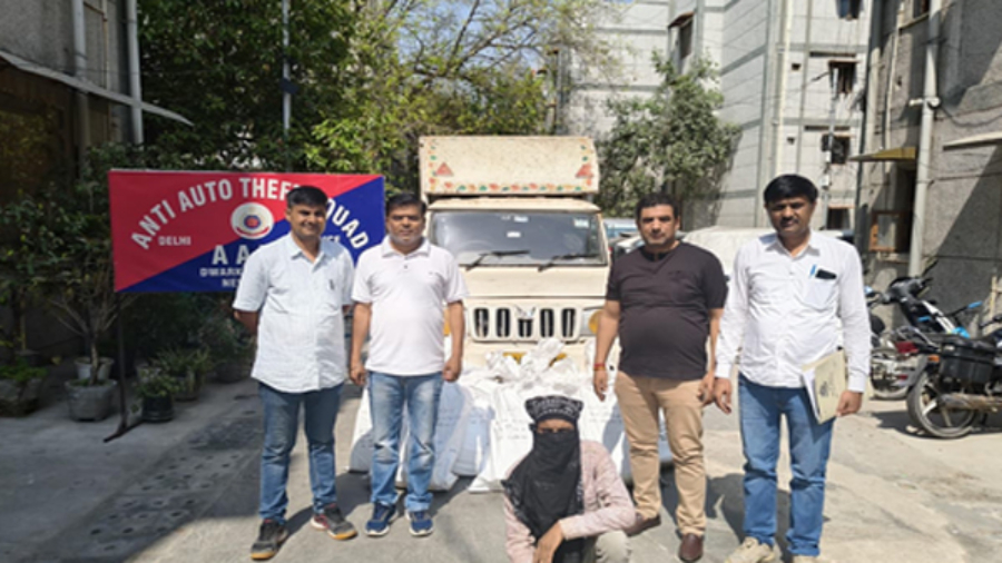 द्वारका में शराब की तस्करी कर रहे युवक को पुलिस ने किया गिरफ्तार