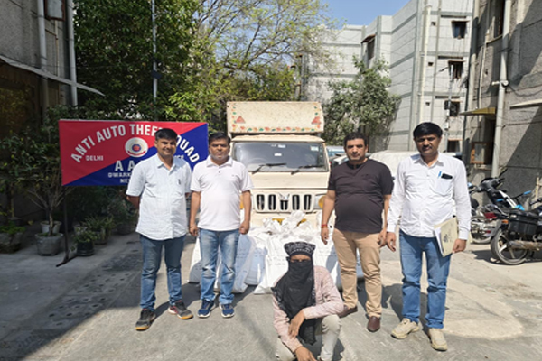 द्वारका में शराब की तस्करी कर रहे युवक को पुलिस ने किया गिरफ्तार