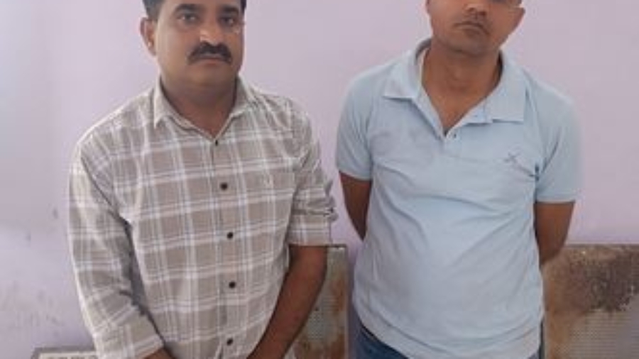 उदयपुर में एसीबी की बड़ी कार्रवाई: थानाधिकारी सहित दो पुलिसकर्मी 8 लाख की रिश्वत लेते रंगे हाथ गिरफ्तार