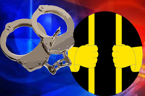 मोतिहारी के होटल में शराब पार्टी कर रहे स्वास्थ्य विभाग के क्लर्क सहित छह गिरफ्तार