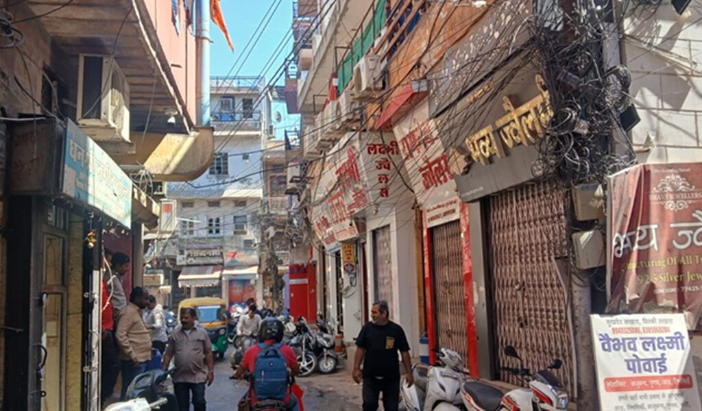 जोधपुर : घोड़ों का चौक में सर्राफा दुकान पर चोरी, सीसीटीवी खंगाल रही पुलिस