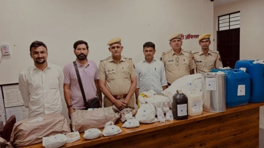 जोधपुर में AGTF की स्ट्राइक : घर की छत पर चल रही थी MD ड्रग्स की फैक्ट्री; 3 करोड़ की ड्रग्स और 55 किलो केमिकल बरामद
