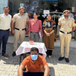 डेटिंग ऐप पर नकली प्रोफाइल बनाकर महिलाओं को धोखा देने वाला शख्स गिरफ्तार