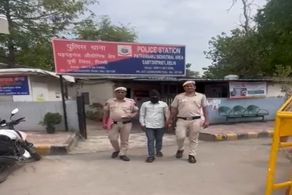 दिल्ली पुलिस ने वारदात की फिराक में घूम रहे बदमाश को किया गिरफ्तार, चाकू बरामद