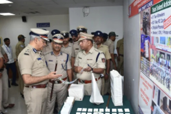बेंगलुरु में ड्रग्स रैकेट का भंडाफोड़ : 20 करोड़ रुपए का एमडीएमए और हाइड्रो गांजा जब्त, 6 लोग गिरफ्तार