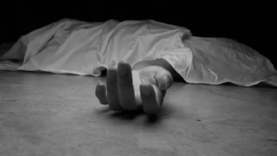 बाइक चोरी के शक में युवक को ग्रामीणों ने पेड़ से बांधा, तबीयत खराब होने से मौत